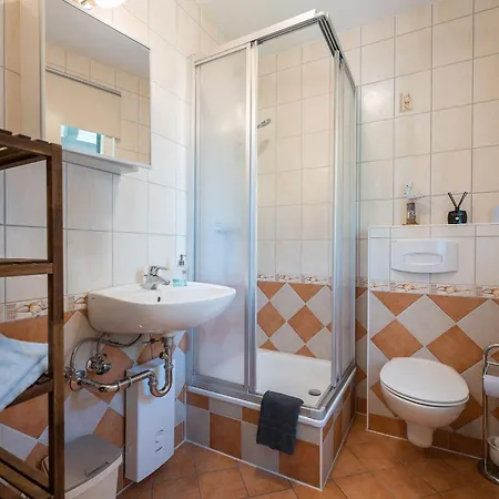 Appartement Haus Selene, App 02 Neu Sallenthin